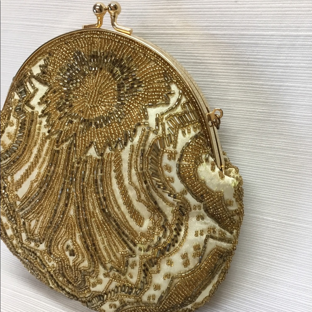 Exciting Fully Beaded Bag - Picture 8 of 8